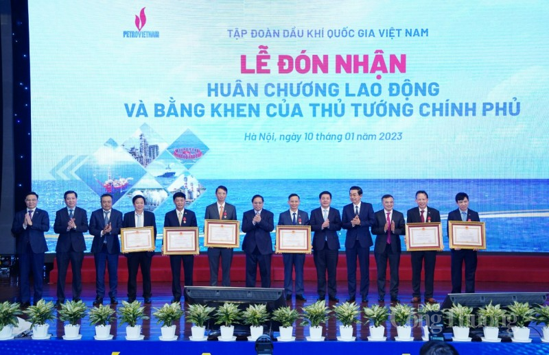 Thủ tướng Phạm Minh Chính dự Hội nghị tổng kết năm 2022 của Tập đoàn Dầu khí Việt Nam Thủ tướng Phạm Minh Chính dự Hội nghị tổng kết năm 2022 của Tập đoàn Dầu khí Việt Nam