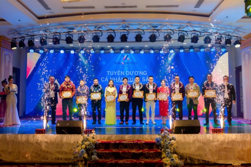 Công ty Liên doanh sản xuất thép Vinausteel: Vượt khó khăn để gặt hái thành công rực rỡ Công ty Liên doanh sản xuất thép Vinausteel: Vượt khó khăn để gặt hái thành công rực rỡ