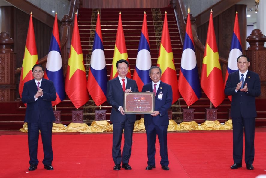 Dành ưu tiên cao nhất cho việc củng cố, vun đắp qua hệ Việt Nam-Lào - Ảnh 11. Dành ưu tiên cao nhất cho việc củng cố, vun đắp qua hệ Việt Nam-Lào - Ảnh 11.