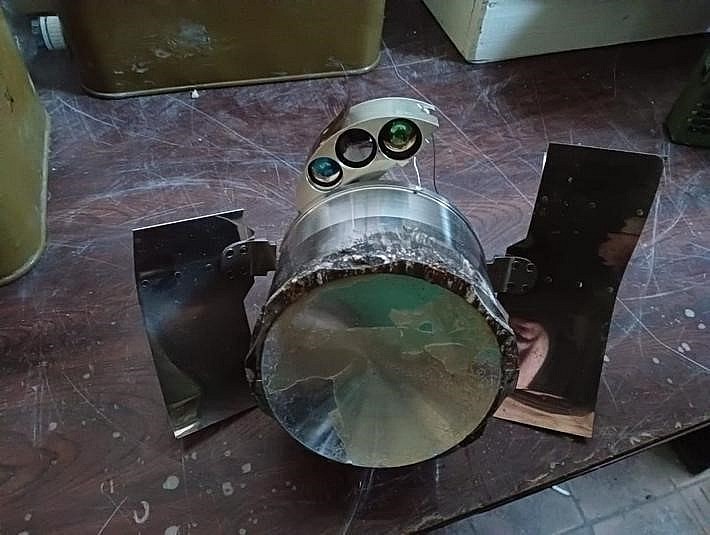 Đạn pháo chùm Bonus 155 mm được tìm thấy ở Donetsk. Đạn pháo chùm Bonus 155 mm được tìm thấy ở Donetsk.