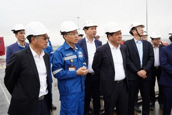 Chùm ảnh Bộ trưởng Nguyễn Hồng Diên thăm và làm việc tại Nhà máy lọc hóa dầu Nghi Sơn