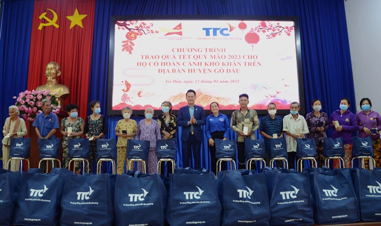 Tập đoàn TTC tặng 900 phần quà cho bà con huyện Gò Dầu, tỉnh Tây Ninh Tập đoàn TTC tặng 900 phần quà cho bà con huyện Gò Dầu, tỉnh Tây Ninh