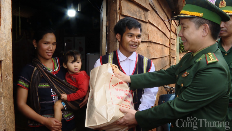 Mang Xuân ấm đến nơi biên giới tỉnh Đắk Nông Mang Xuân ấm đến nơi biên giới tỉnh Đắk Nông