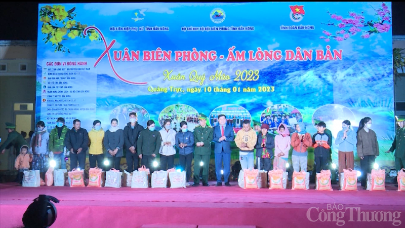 Mang Xuân ấm đến nơi biên giới tỉnh Đắk Nông Mang Xuân ấm đến nơi biên giới tỉnh Đắk Nông