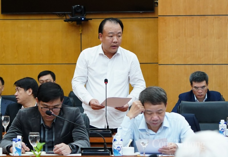 Tổng cục trưởng Tổng cục Quản lý thị trường Trần Hữu Linh Tổng cục trưởng Tổng cục Quản lý thị trường Trần Hữu Linh