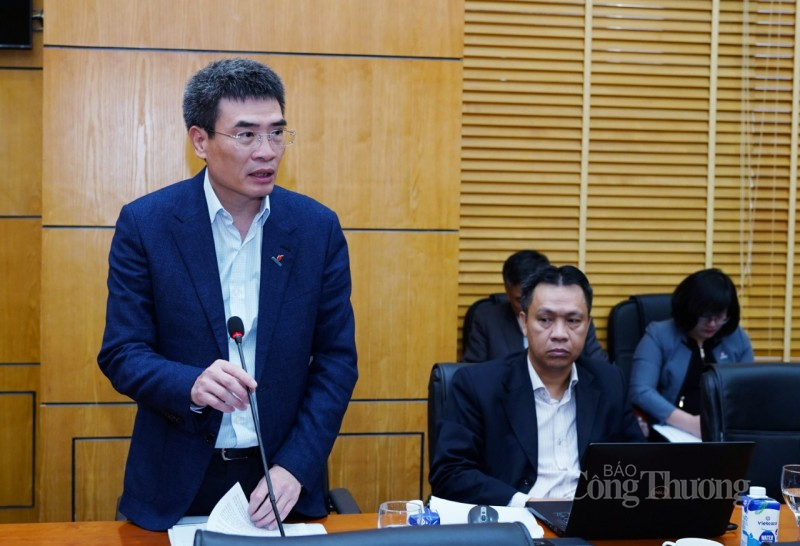 Phó Tổng giám đốc Tập đoàn Dầu khí quốc gia Việt Nam Dương Mạnh Sơn Phó Tổng giám đốc Tập đoàn Dầu khí quốc gia Việt Nam Dương Mạnh Sơn