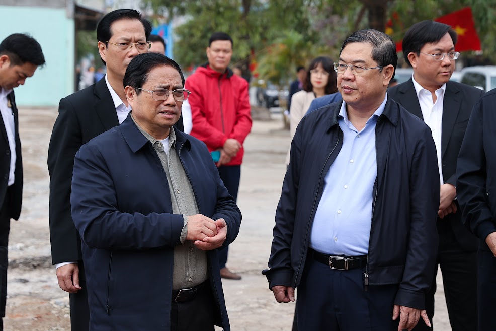 Thủ tướng khảo sát thực địa, thúc đẩy tuyến cao tốc ven biển 'quan trọng chiến lược' với Đồng bằng sông Hồng - Ảnh 5. Thủ tướng khảo sát thực địa, thúc đẩy tuyến cao tốc ven biển 'quan trọng chiến lược' với Đồng bằng sông Hồng - Ảnh 5.