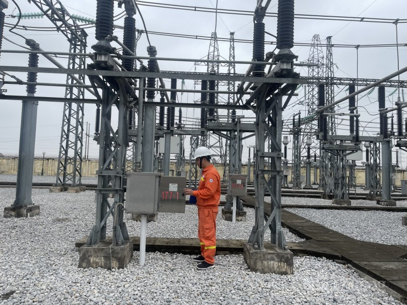 Truyền tải điện Hà Nội đảm bảo cung cấp điện an toàn trong dịp Tết Nguyên đán 2023 Truyền tải điện Hà Nội đảm bảo cung cấp điện an toàn trong dịp Tết Nguyên đán 2023