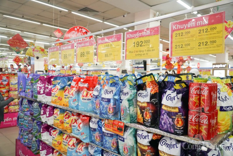 Thị trường Tết Đà Nẵng: Xu hướng người dân mua sắm Tết ở siêu thị tăng Thị trường Tết Đà Nẵng: Xu hướng người dân mua sắm Tết ở siêu thị tăng