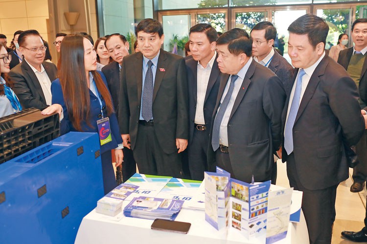 Ngành Công Thương tiếp tục đổi mới, tiến tới thành công Ngành Công Thương tiếp tục đổi mới, tiến tới thành công