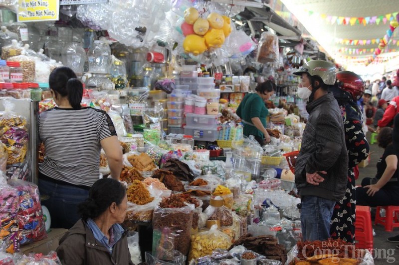 Thị trường Tết Đà Nẵng: Xu hướng người dân mua sắm Tết ở siêu thị tăng Thị trường Tết Đà Nẵng: Xu hướng người dân mua sắm Tết ở siêu thị tăng