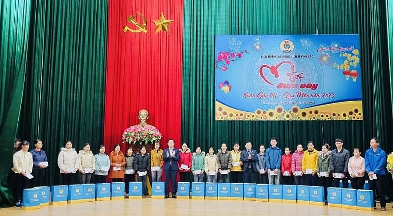 Thanh Hóa: “Tết sum vầy - Xuân gắn kết” tất cả đoàn viên, người lao động đều có Tết Thanh Hóa: “Tết sum vầy - Xuân gắn kết” tất cả đoàn viên, người lao động đều có Tết