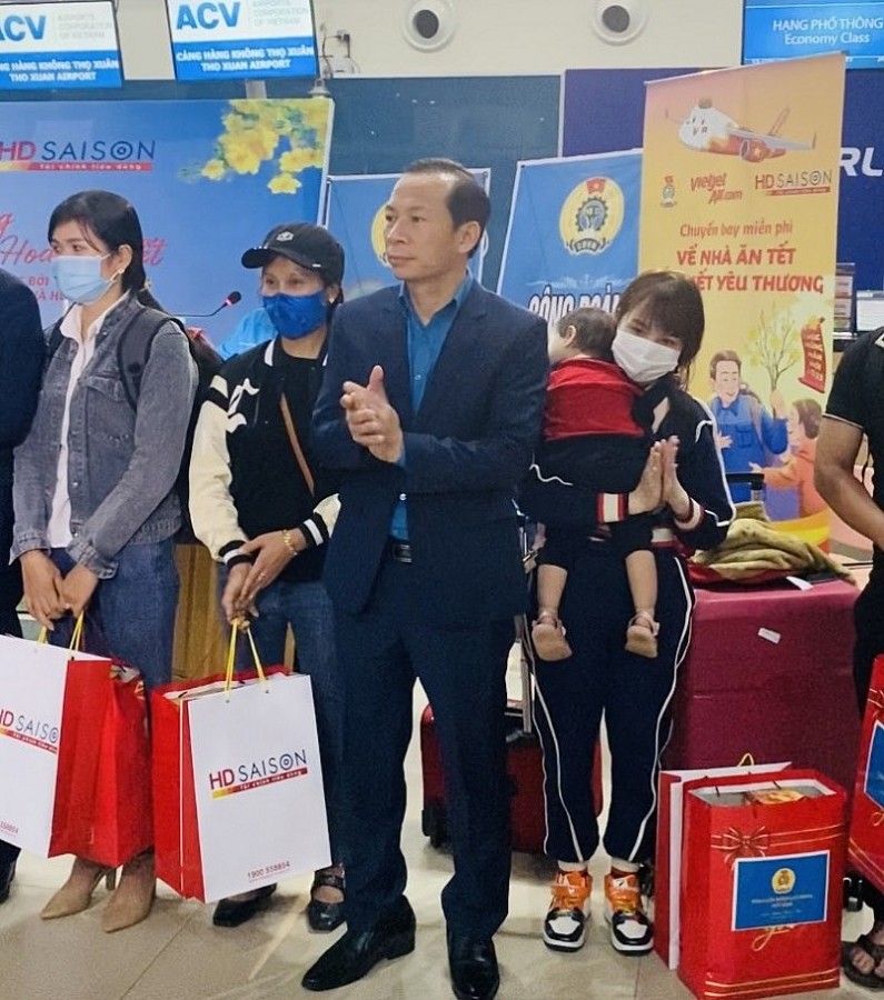 Thanh Hóa: “Tết sum vầy - Xuân gắn kết” tất cả đoàn viên, người lao động đều có Tết Thanh Hóa: “Tết sum vầy - Xuân gắn kết” tất cả đoàn viên, người lao động đều có Tết