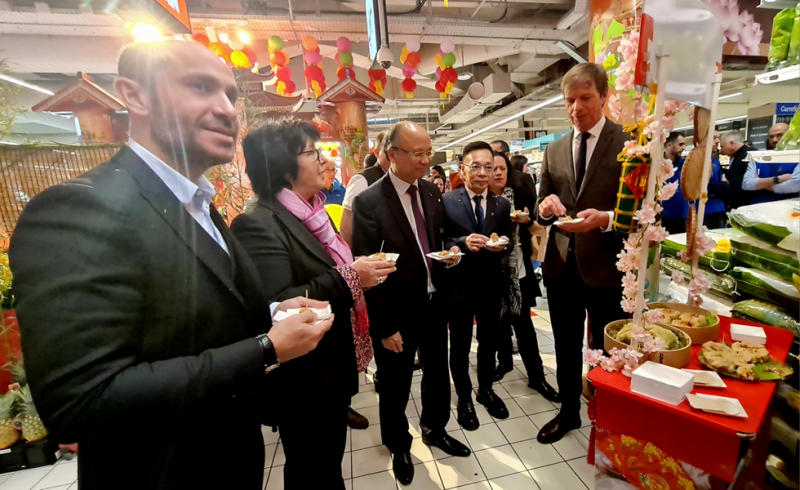 Tái hiện Tết Việt Nam tại siêu thị tại Carrefour, nước Pháp Tái hiện Tết Việt Nam tại siêu thị tại Carrefour, nước Pháp