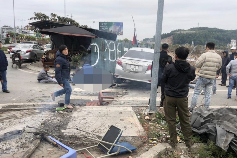 Hiện trường vụ tai nạn (Ảnh: Phạm Tuấn) Hiện trường vụ tai nạn (Ảnh: Phạm Tuấn)