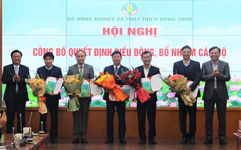 Bộ Nông nghiệp công bố điều động cán bộ thuộc Bộ Bộ Nông nghiệp công bố điều động cán bộ thuộc Bộ