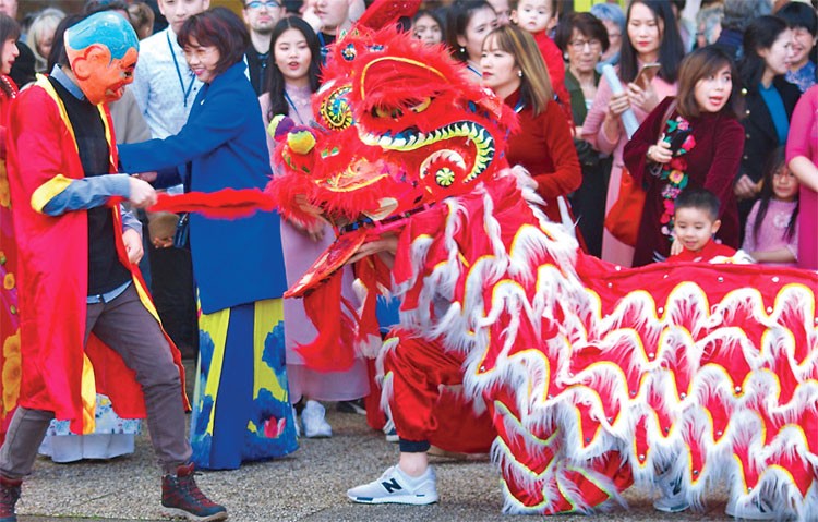 Xuân sum vầy trên đất Pháp