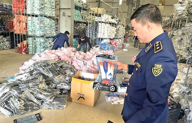 Quyết liệt đấu tranh với vi phạm trên nền tảng thương mại điện tử Quyết liệt đấu tranh với vi phạm trên nền tảng thương mại điện tử
