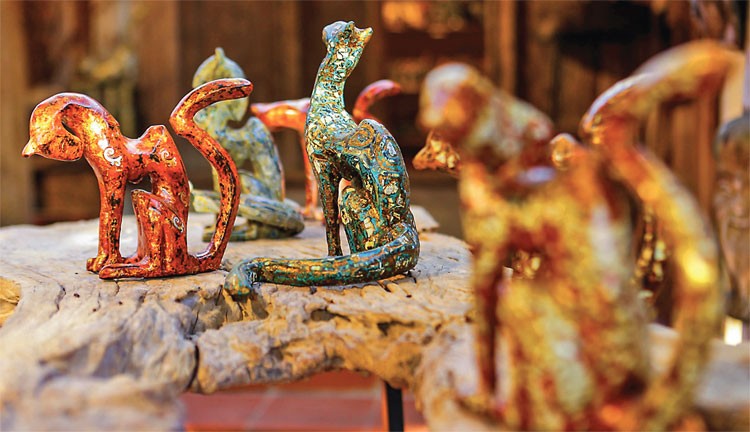 Chiêm ngưỡng tượng mèo độc bản Chiêm ngưỡng tượng mèo độc bản