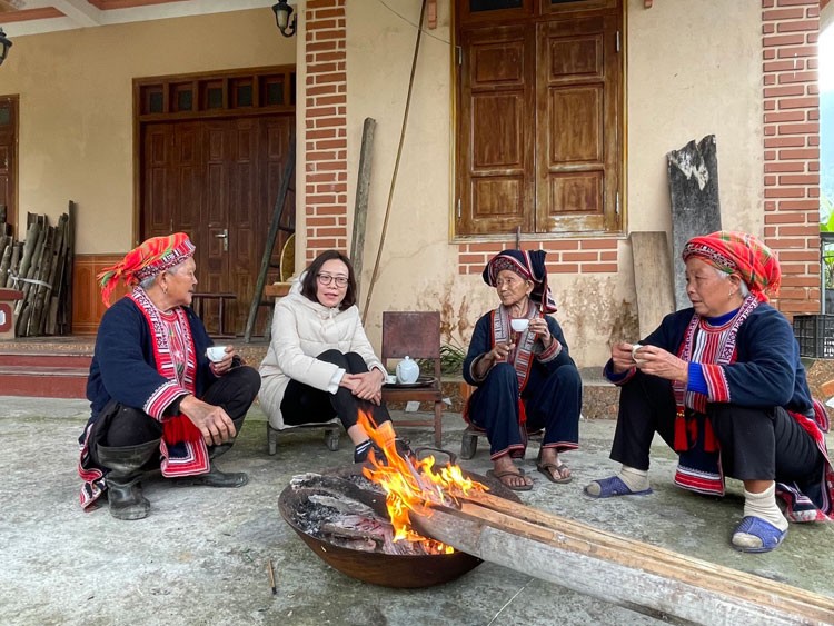 Chạm vào miền cổ tích Chạm vào miền cổ tích