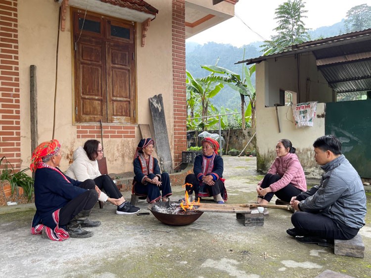 Chạm vào miền cổ tích Chạm vào miền cổ tích