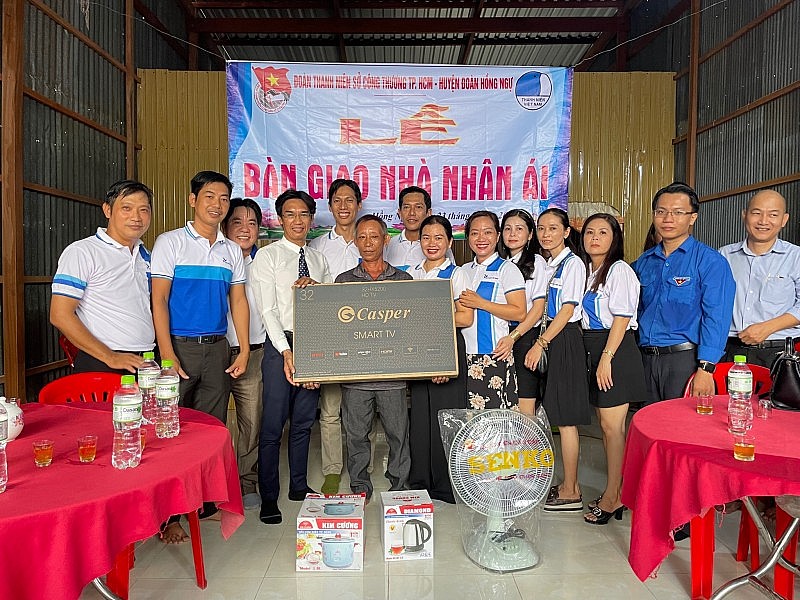 Quỹ CSSK Gia Đình Việt Nam: Tiếp tục sứ mệnh chăm sóc sức khỏe cho các gia đình Việt Nam Quỹ CSSK Gia Đình Việt Nam: Tiếp tục sứ mệnh chăm sóc sức khỏe cho các gia đình Việt Nam