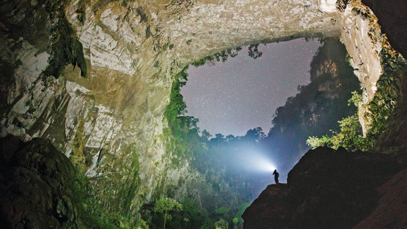 Khám phá “vương quốc hang động"