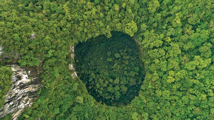 Khám phá “vương quốc hang động"