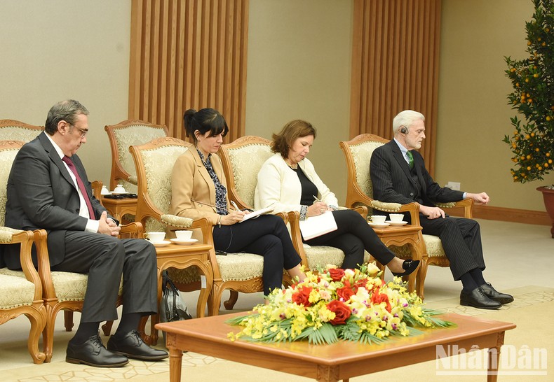 [Ảnh] Thủ tướng Phạm Minh Chính tiếp Bộ trưởng Ngoại giao Cộng hòa Bồ Đào Nha Joao Gomes Cravinho ảnh 7