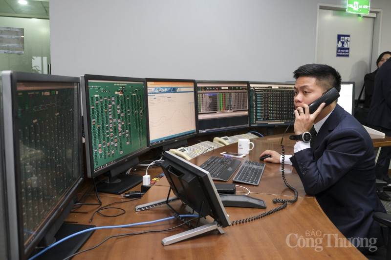 Nhu cầu điện dịp Tết  giảm: Sẽ phải cắt giảm nguồn để đảm bảo hệ thống điện an toàn, ổn định