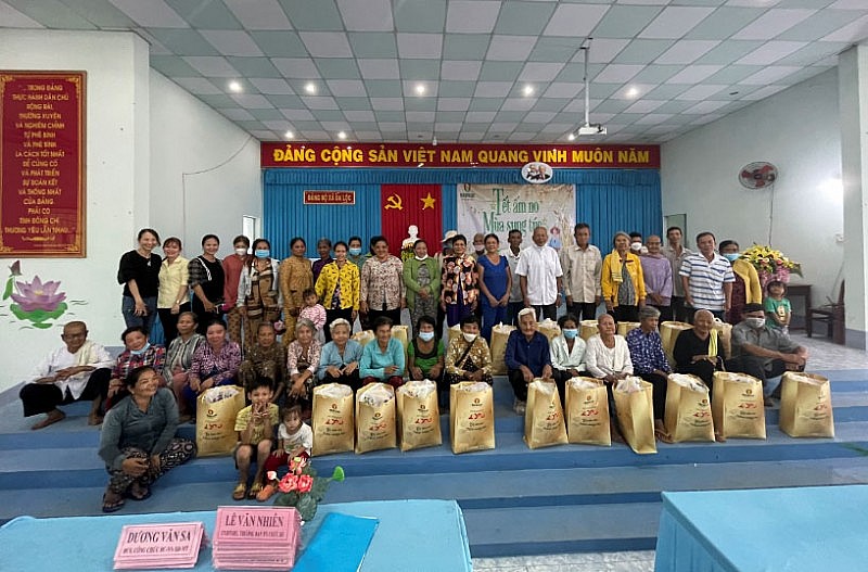 Niềm vui, nụ cười của “Tết ấm no, mùa sung túc” tại 3 tỉnh phía Nam