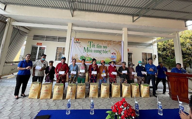 Niềm vui, nụ cười của “Tết ấm no, mùa sung túc” tại 3 tỉnh phía Nam