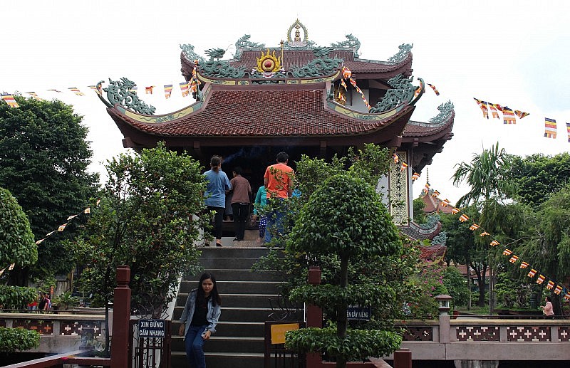 Nét đẹp văn hóa trong việc lễ chùa đầu năm của người Việt Nét đẹp văn hóa trong việc lễ chùa đầu năm của người Việt