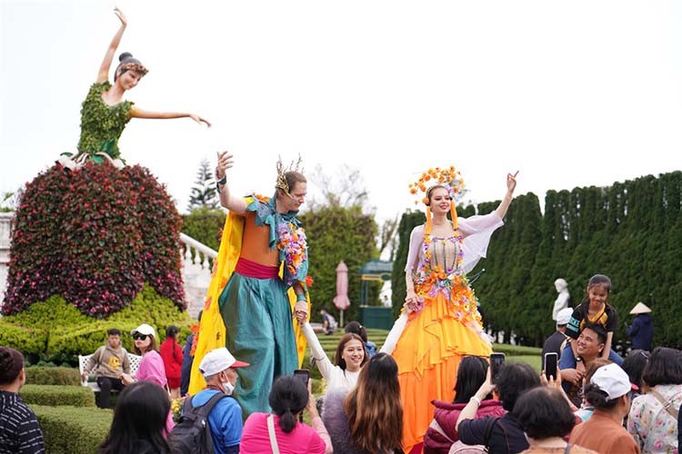 Chiêu đãi vô vàn trải nghiệm, Sun World Ba Na Hills hút khách du xuân Chiêu đãi vô vàn trải nghiệm, Sun World Ba Na Hills hút khách du xuân