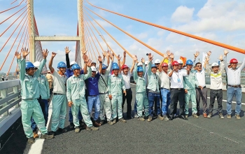 Nhịp cầu nối tiếp những bờ vui