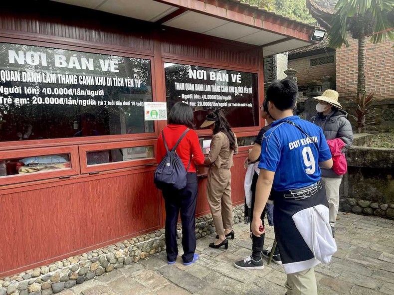 Hàng chục nghìn du khách hành hương về khu di tích - danh thắng Yên Tử ảnh 3