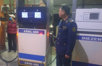 Quản lý thị trường Hà Nội: Xử lý 1 cơ sở kinh doanh xăng dầu niêm yết giá không đúng quy định