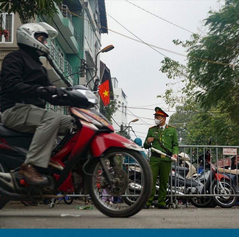 Mùng 4 Tết: Phủ Tây Hồ (Hà Nội) đông kẹt cứng Mùng 4 Tết: Phủ Tây Hồ (Hà Nội) đông kẹt cứng