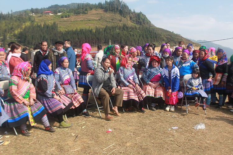 Lào Cai nô nức trẩy hội Gầu Tào miền cao nguyên trắng Bắc Hà Lào Cai nô nức trẩy hội Gầu Tào miền cao nguyên trắng Bắc Hà