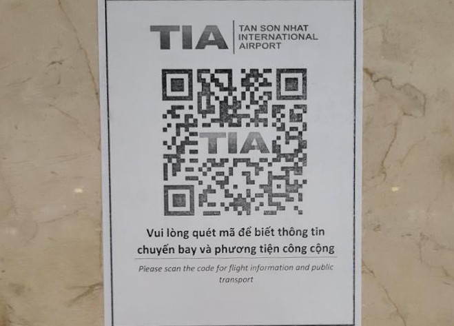 Hành khách ùn ùn trở lại sân bay Tân Sơn Nhất