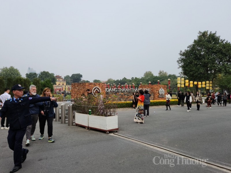 Du lịch Hà Nội đạt doanh thu hơn 1.000 tỷ đồng trong 5 ngày nghỉ Tết Nguyên đán Du lịch Hà Nội đạt doanh thu hơn 1.000 tỷ đồng trong 5 ngày nghỉ Tết Nguyên đán