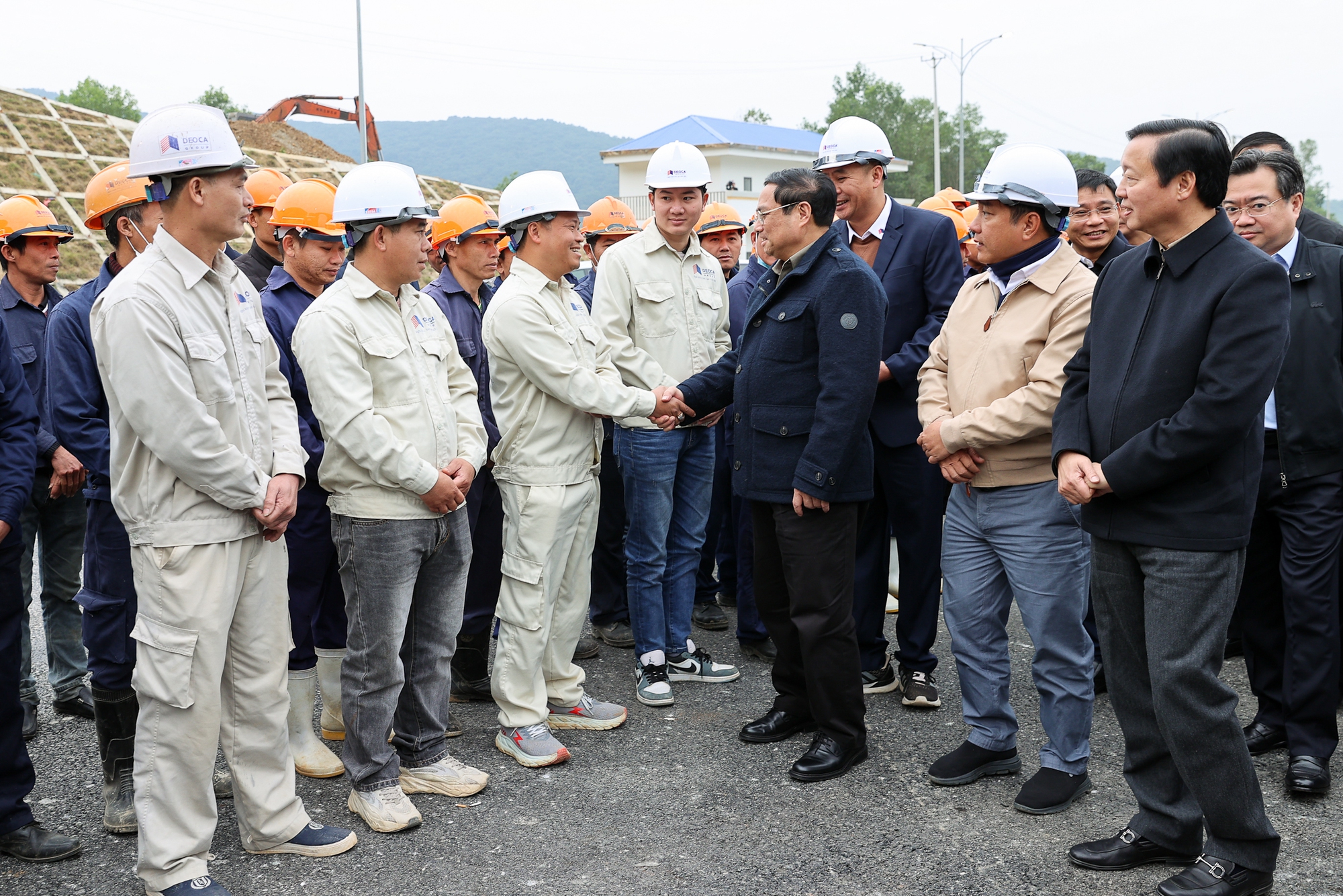 Thủ tướng kiểm tra, đôn đốc các dự án cao tốc Bắc-Nam - Ảnh 2. Thủ tướng kiểm tra, đôn đốc các dự án cao tốc Bắc-Nam - Ảnh 2.