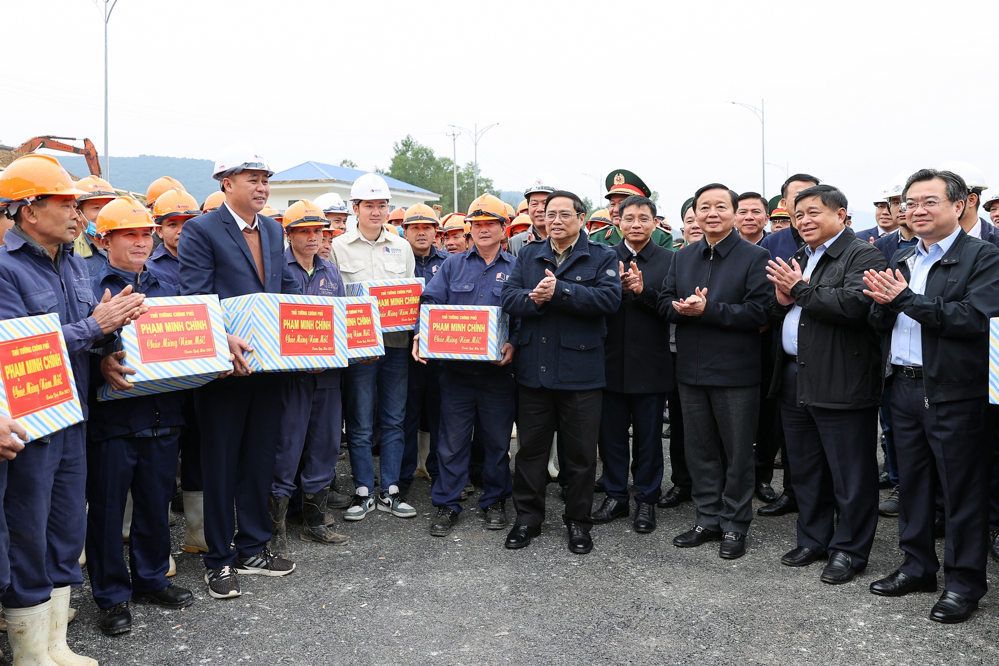 Thủ tướng kiểm tra, đôn đốc các dự án cao tốc Bắc-Nam - Ảnh 3. Thủ tướng kiểm tra, đôn đốc các dự án cao tốc Bắc-Nam - Ảnh 3.