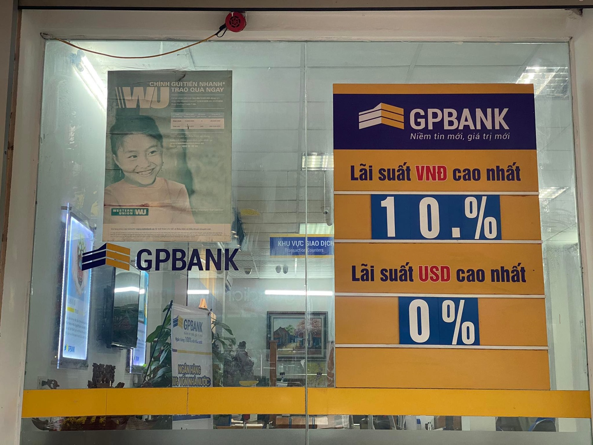 GPBank hiện niêm yết công khai lãi suất cao nhất lên tới 10%. Ảnh: Hương Nguyễn