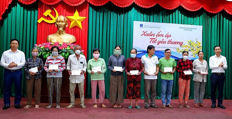 Lễ trao học bổng Thắp sáng tương lai năm 2022 Lễ trao học bổng Thắp sáng tương lai năm 2022