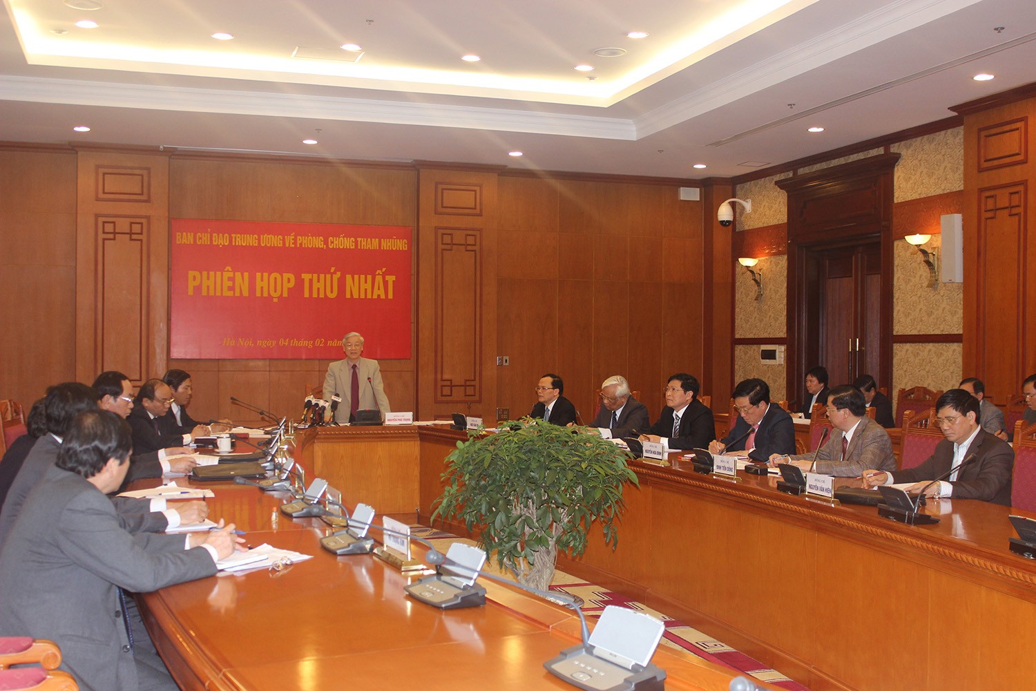 Cuộc chiến chống “giặc nội xâm”: 10 năm không ngừng nghỉ - Bài 1: Quyết tâm lịch sử từ phiên họp ngày 24 Tết Cuộc chiến chống “giặc nội xâm”: 10 năm không ngừng nghỉ - Bài 1: Quyết tâm lịch sử từ phiên họp ngày 24 Tết