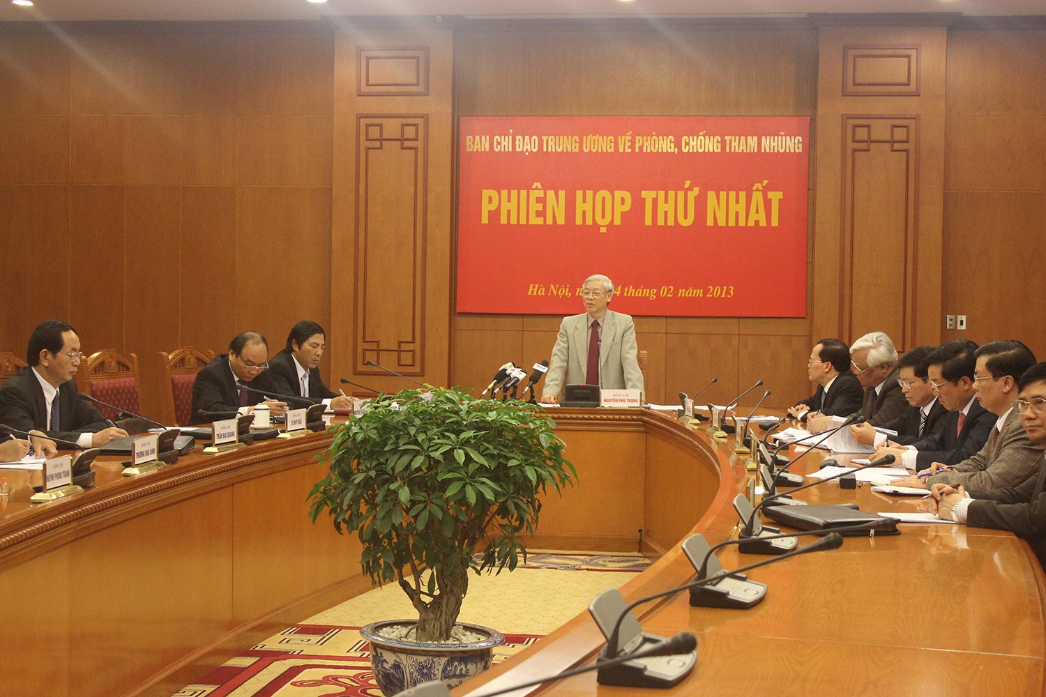 Cuộc chiến chống “giặc nội xâm”: 10 năm không ngừng nghỉ - Bài 1: Quyết tâm lịch sử từ phiên họp ngày 24 Tết Cuộc chiến chống “giặc nội xâm”: 10 năm không ngừng nghỉ - Bài 1: Quyết tâm lịch sử từ phiên họp ngày 24 Tết