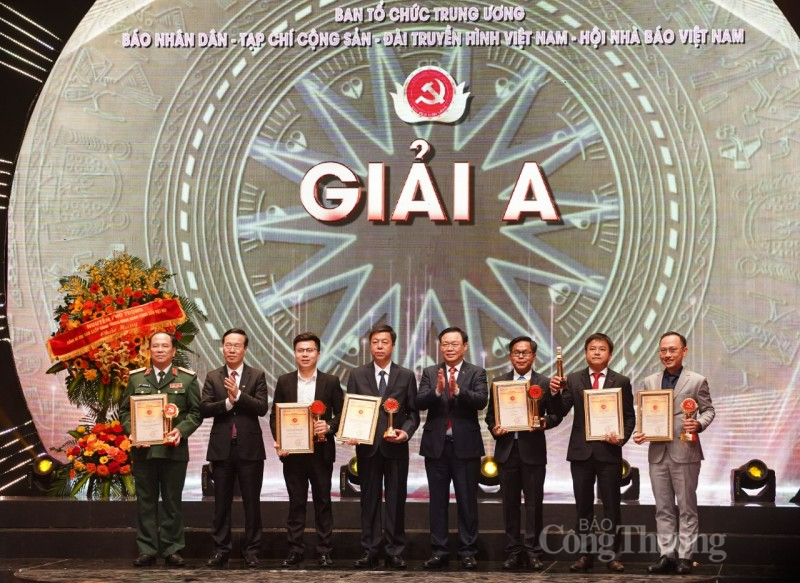 Báo Công Thương đạt giải Khuyến khích Giải Búa liềm vàng lần thứ VII năm 2022 Báo Công Thương đạt giải Khuyến khích Giải Búa liềm vàng lần thứ VII năm 2022