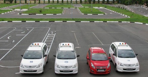 Nhiều trung tâm đột ngột tăng học phí đào tạo bằng lái xe ô tô Nhiều trung tâm đột ngột tăng học phí đào tạo bằng lái xe ô tô
