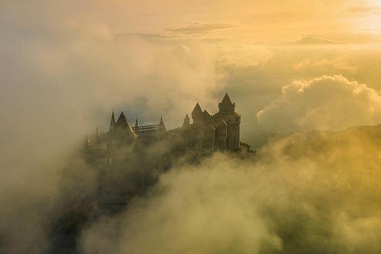 Sun World Ba Na Hills hóa xứ sở cổ tích trong mây. Ảnh: Phạm Phùng Sun World Ba Na Hills hóa xứ sở cổ tích trong mây. Ảnh: Phạm Phùng
